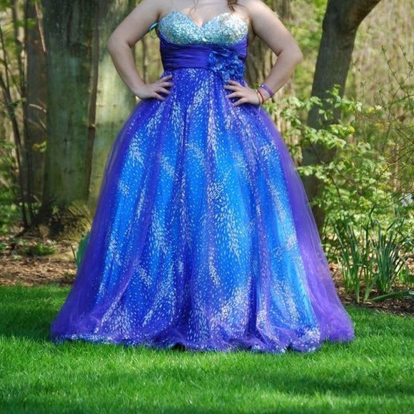 Dresses & Skirts - Prom dress